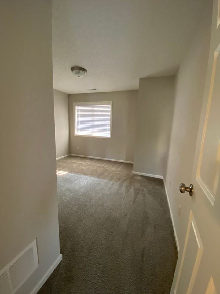 1539B Gunston Dr - Photo 4 of 10