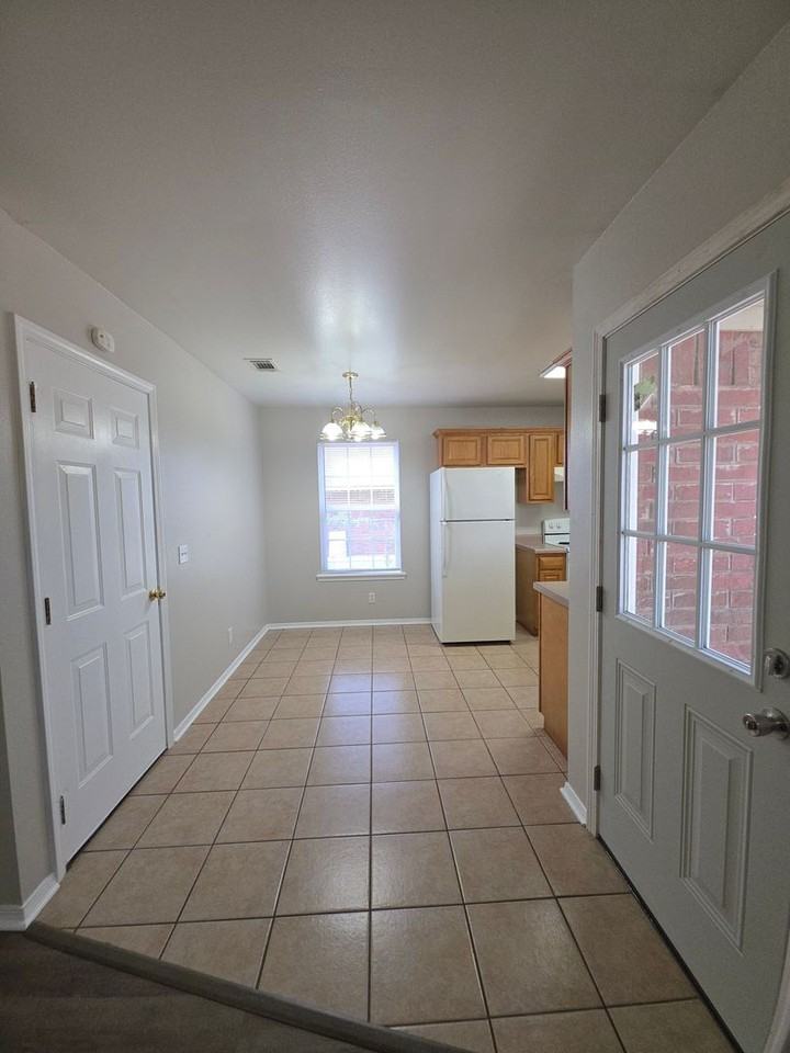 102 Willow Creek Dr - Photo 3 of 29