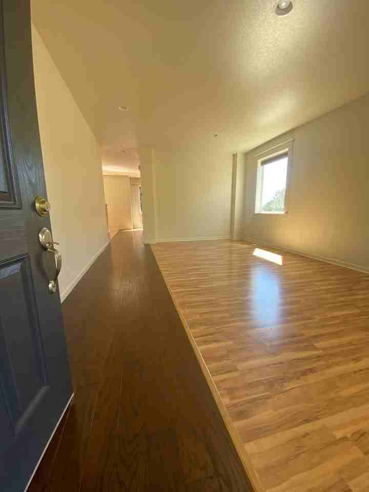 3607 Hoodview Dr - Photo 3 of 30