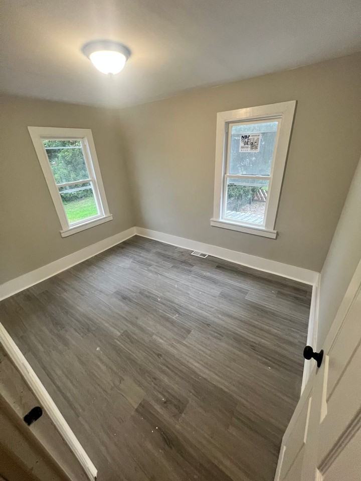 126 Spring St - Photo 3 of 16