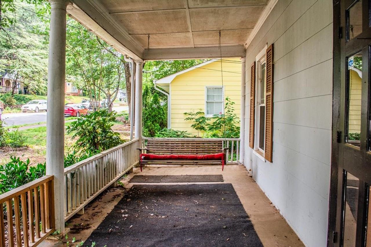 427 S Sunset Dr - Photo 2 of 12