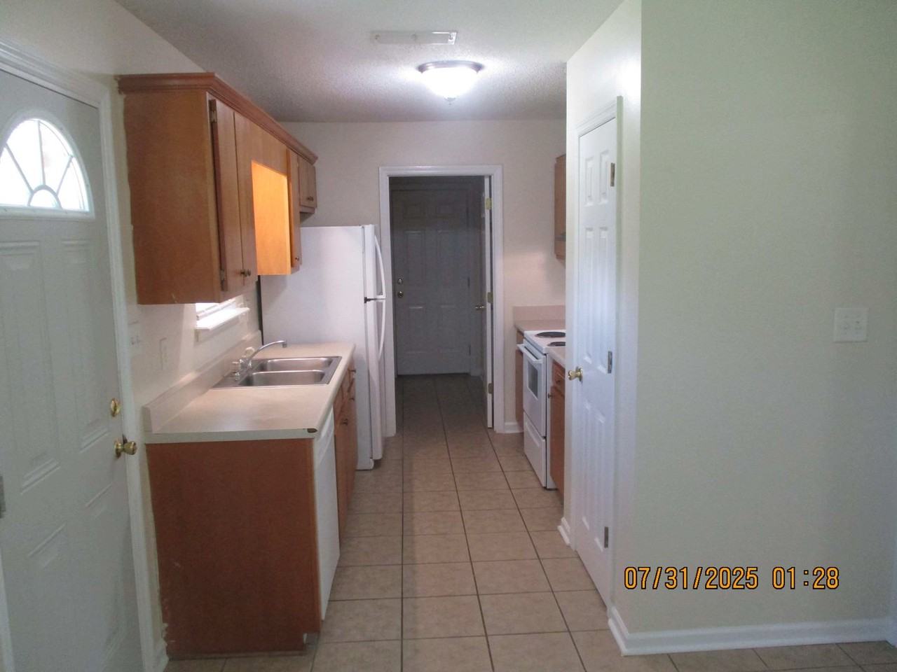 723 Shamrock Dr - Photo 3 of 6