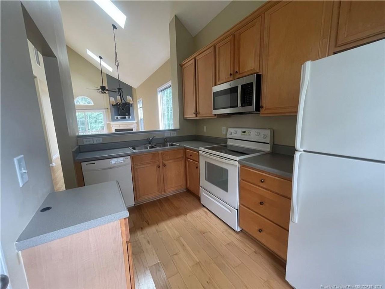 112 Summit Oaks Ln - Photo 3 of 18