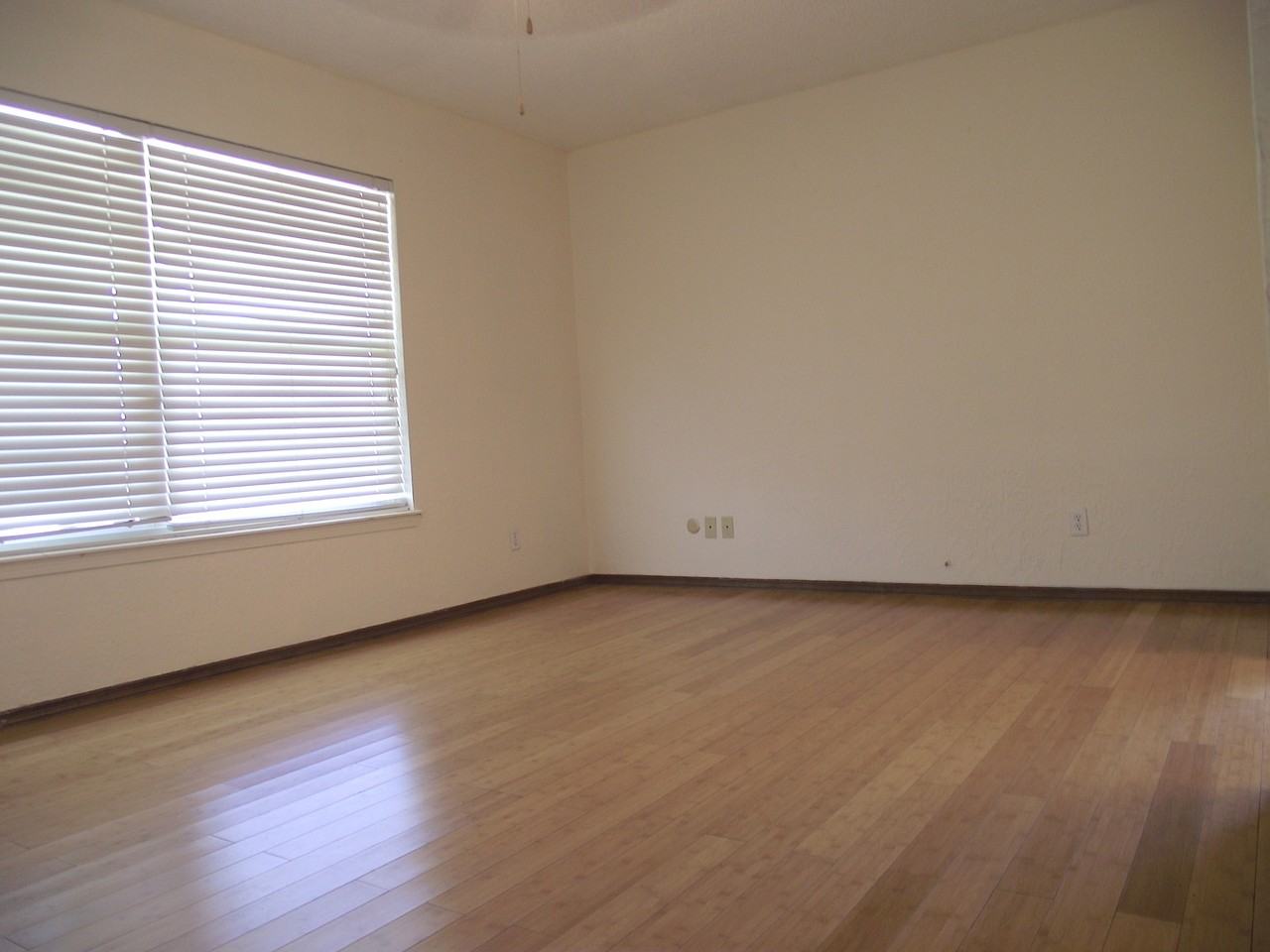 4005 Skyline Ave - Photo 2 of 31