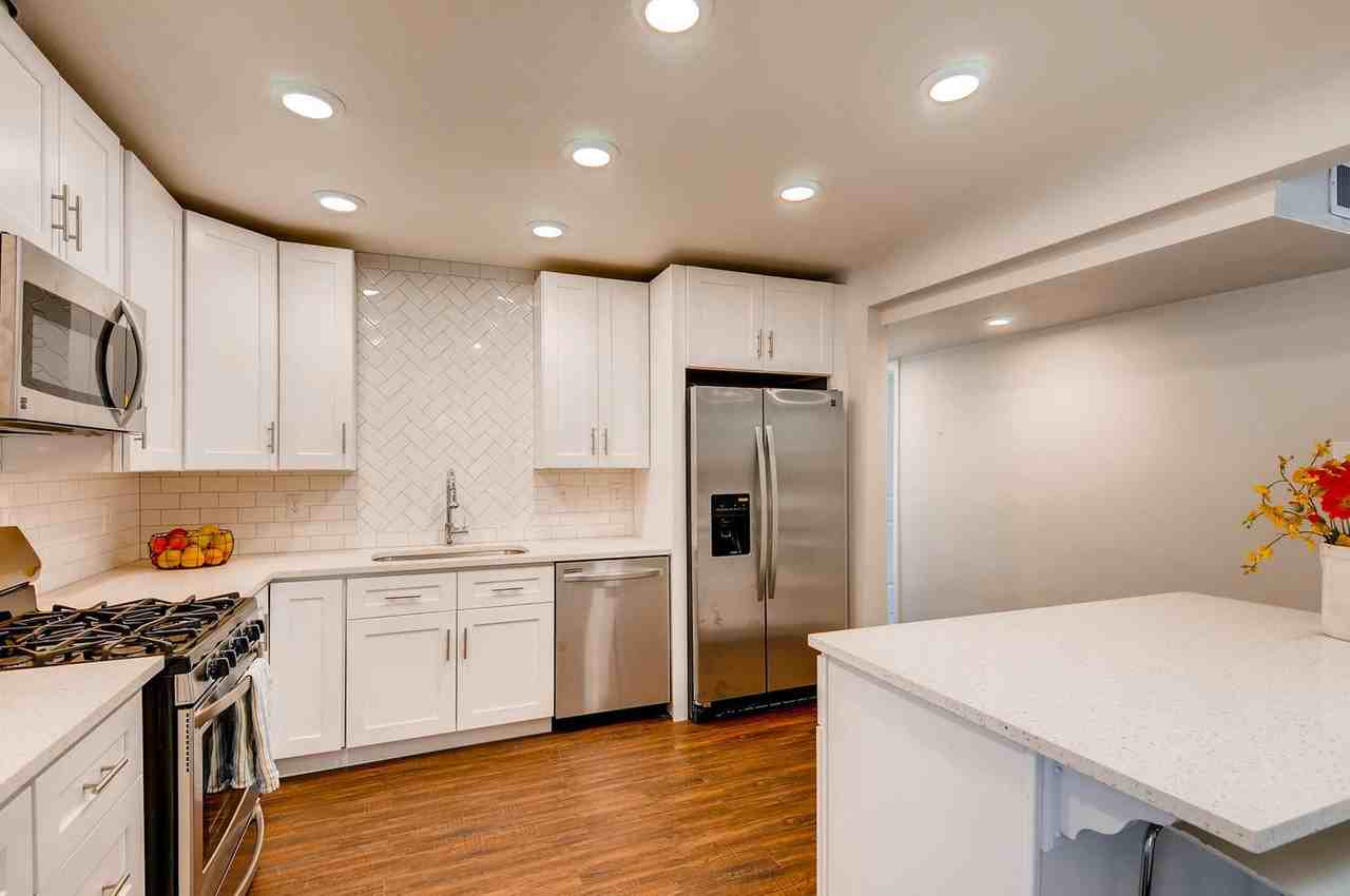 1192 Tucson St - Photo 3 of 13