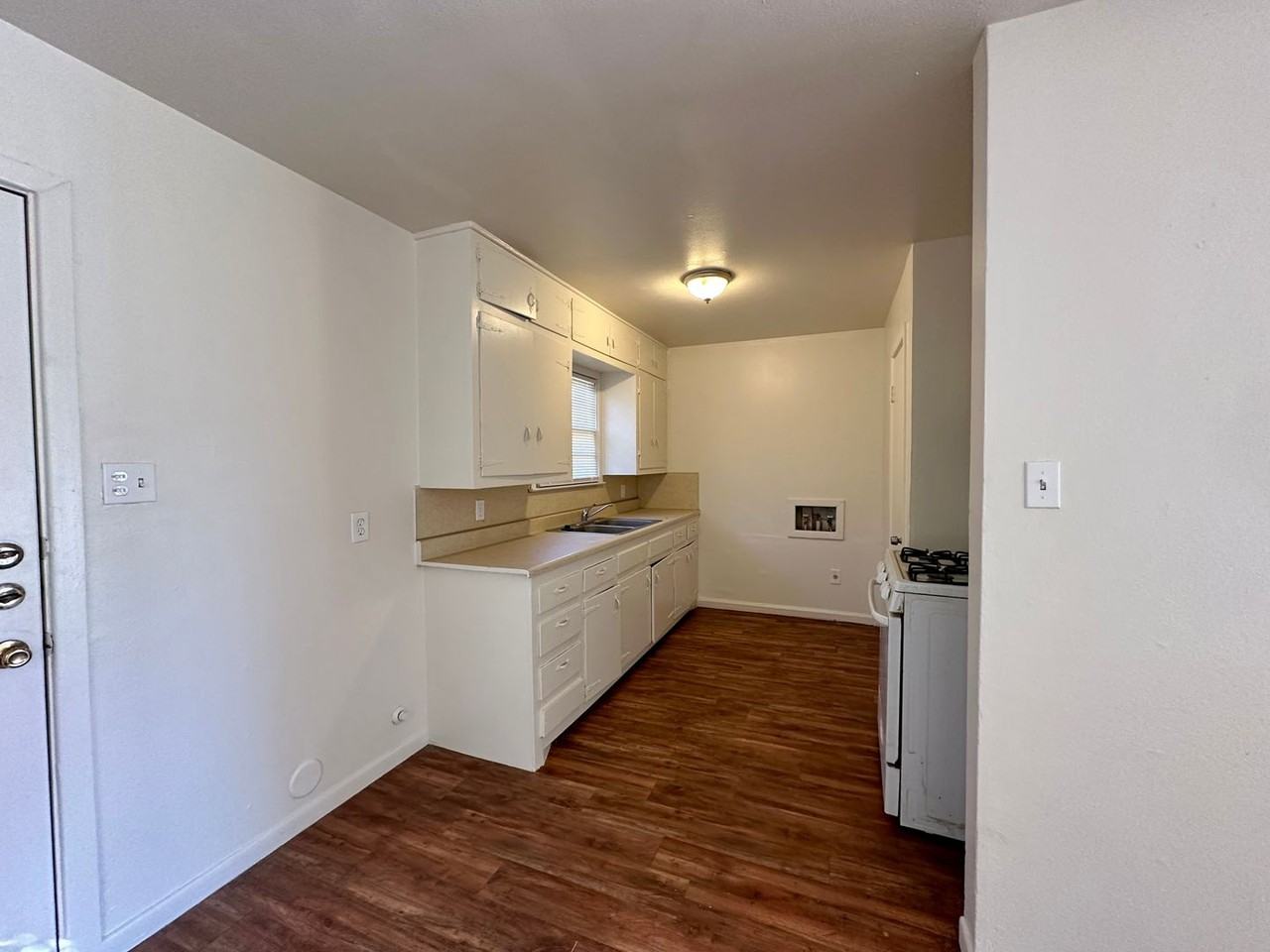 5018 39th St - Photo 2 of 9