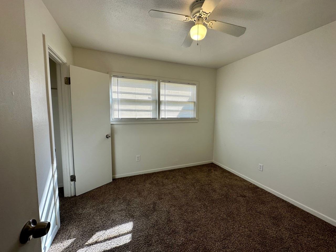 5018 39th St - Photo 4 of 9