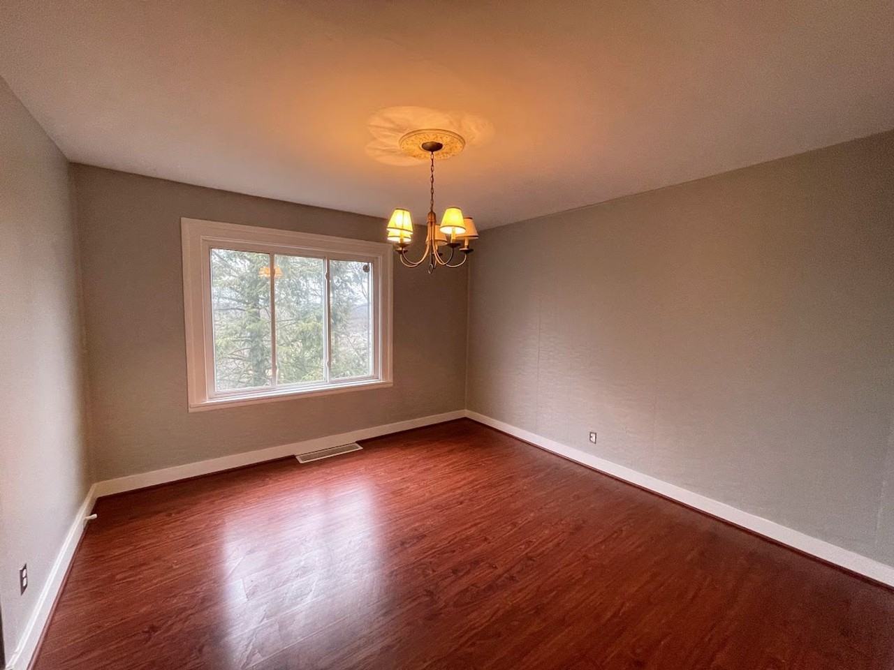 240 Ridgewood Ave - Photo 3 of 11