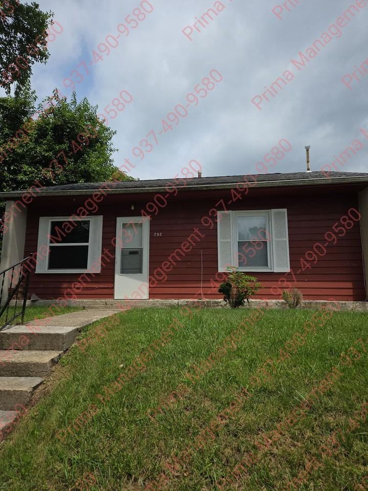 792 E Church St - Photo 2 of 14