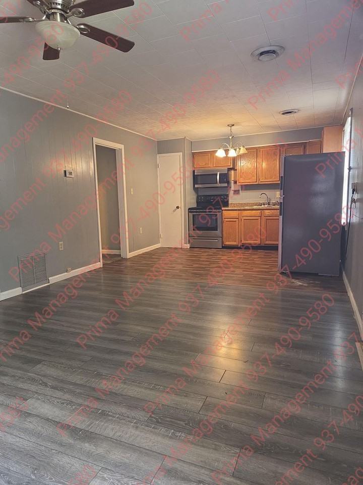 792 E Church St - Photo 4 of 14