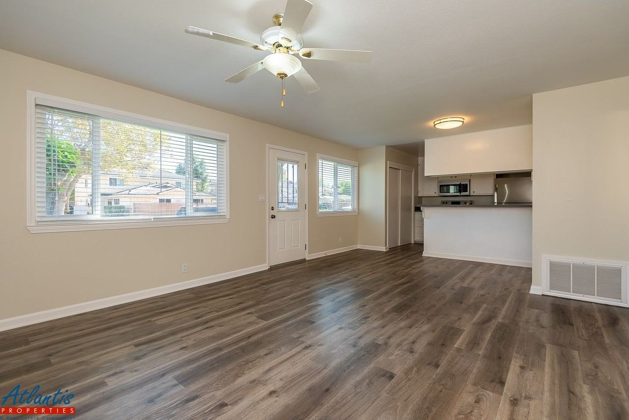 5653 Playa Del Rey #01 - Photo 2 of 13