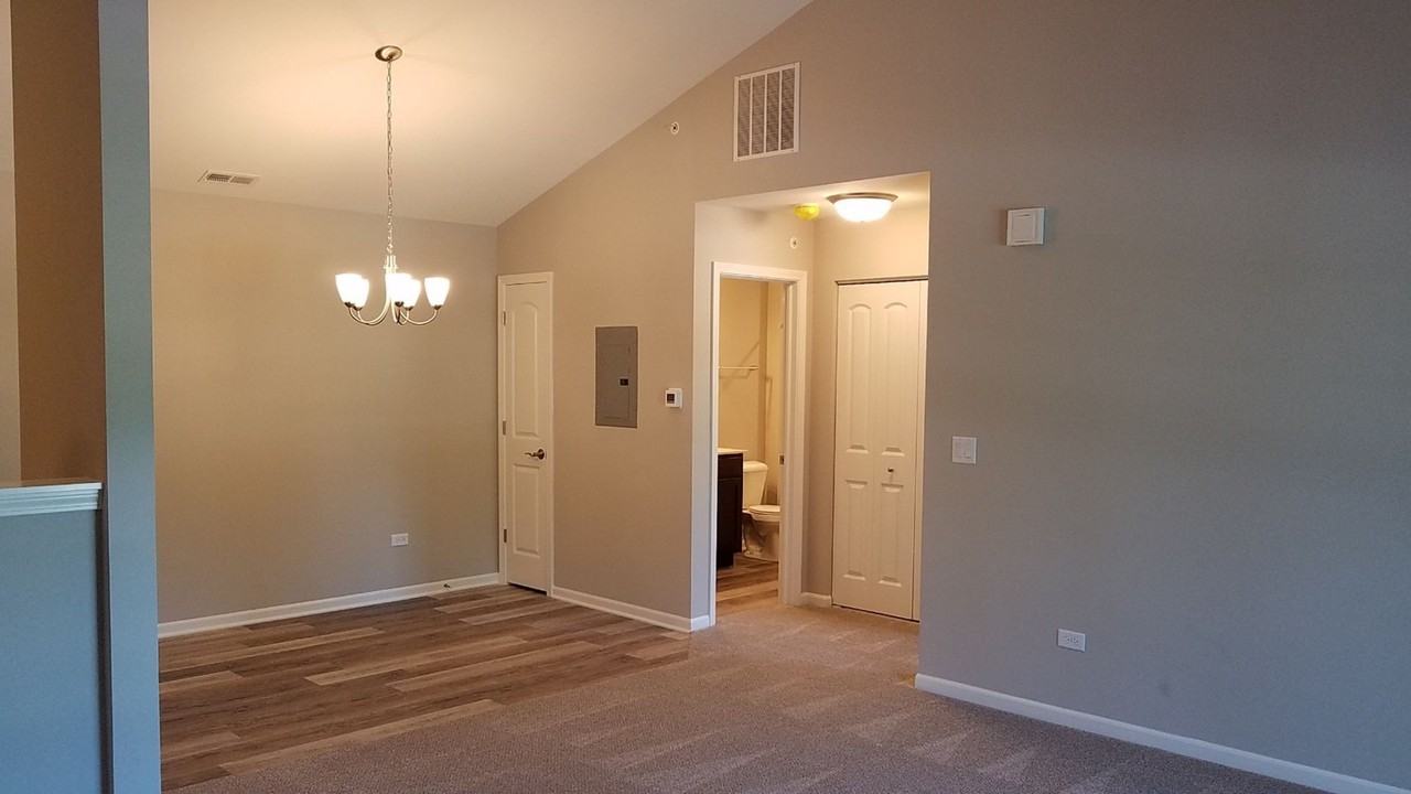 4426 Timber Ridge Ct - Photo 3 of 10