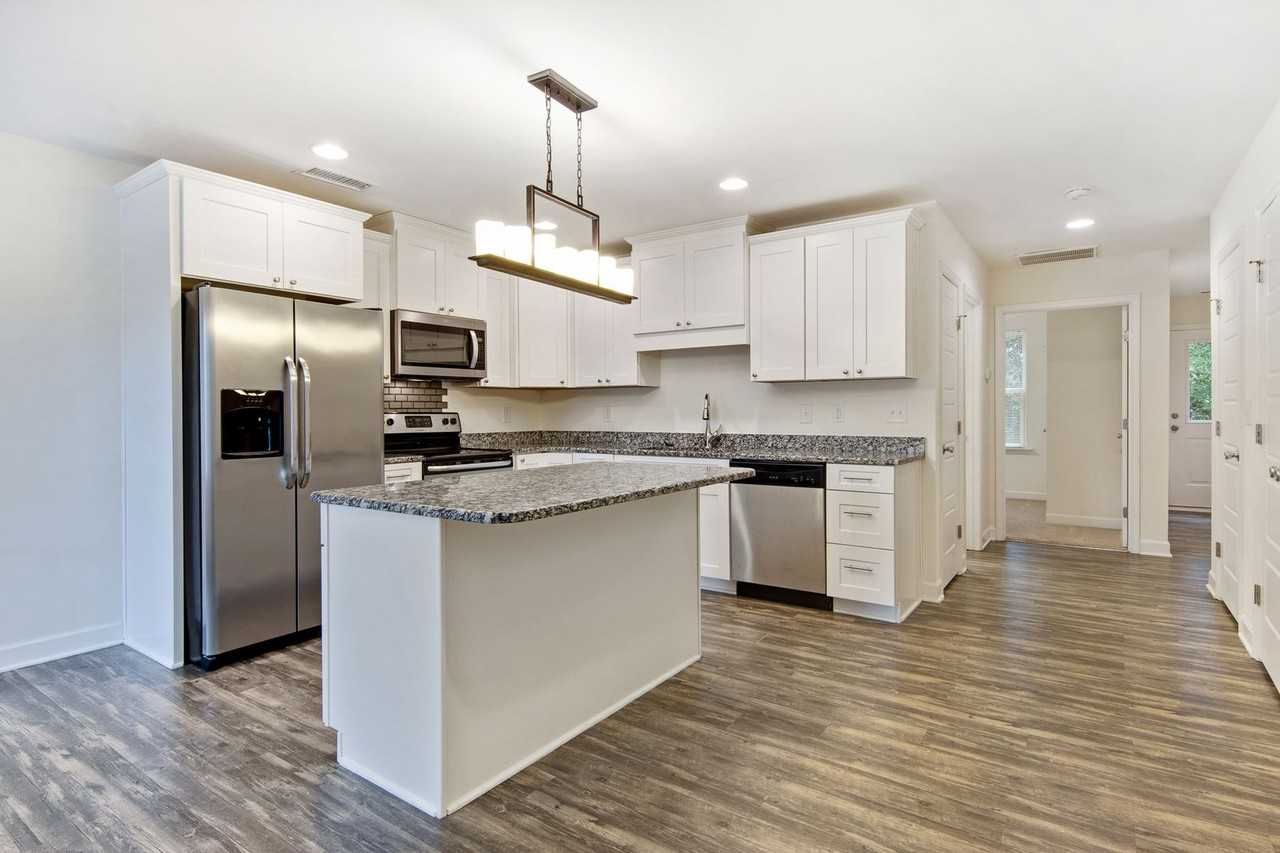 112 Brickyard Ln - Photo 3 of 25
