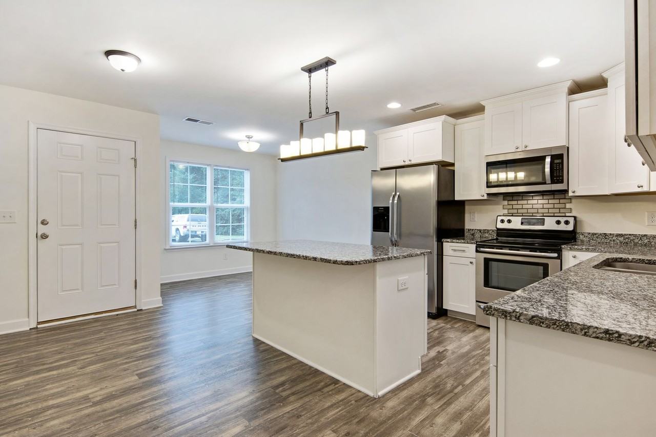 112 Brickyard Ln - Photo 4 of 25