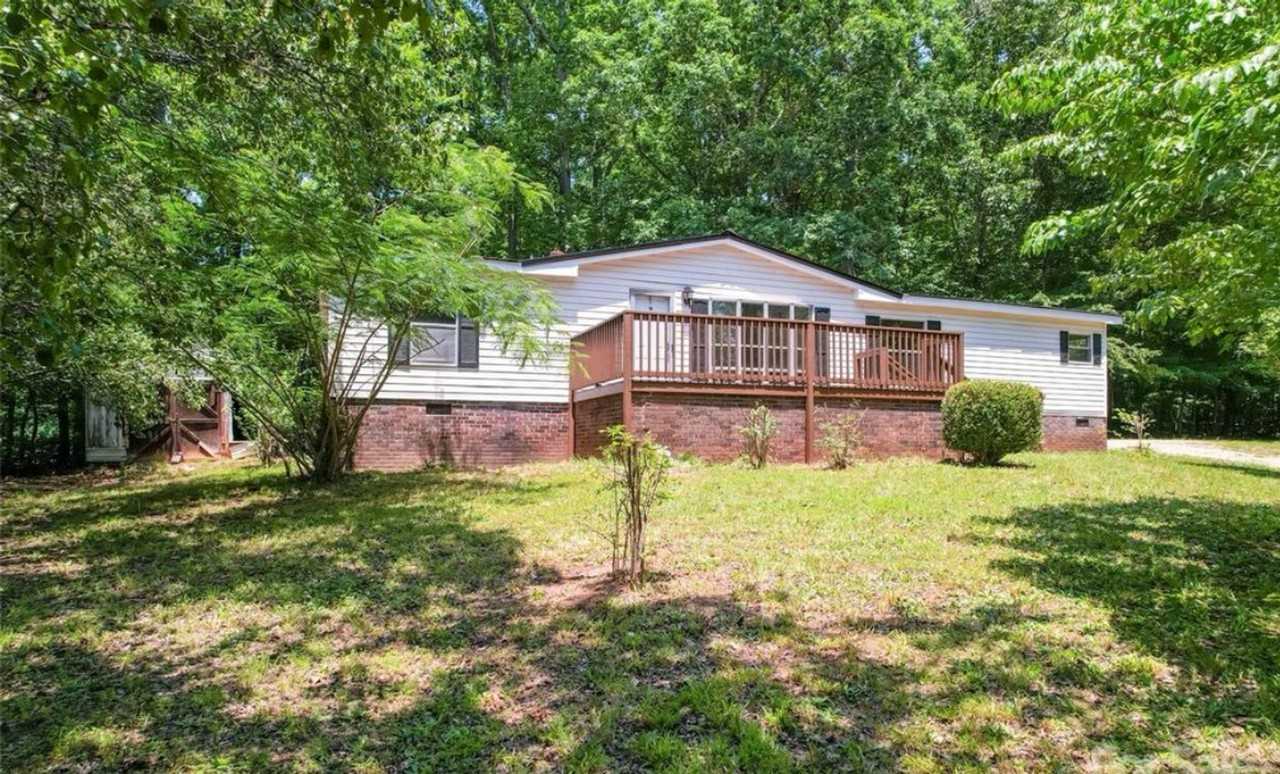 1773 Baldwin Ln - Photo 2 of 21