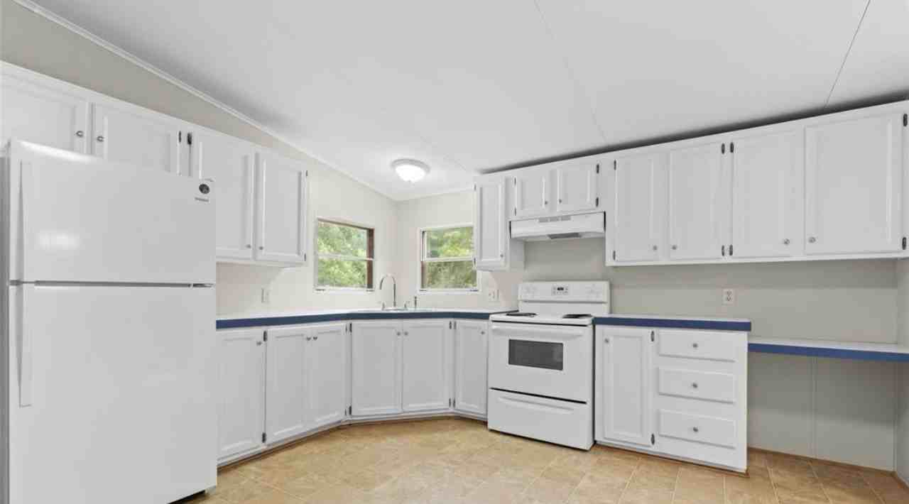 1773 Baldwin Ln - Photo 3 of 21
