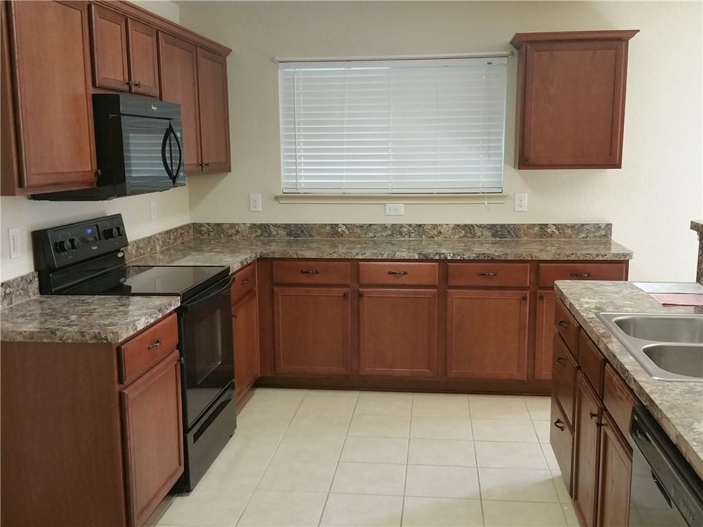 9208 San Tejas Dr - Photo 3 of 14