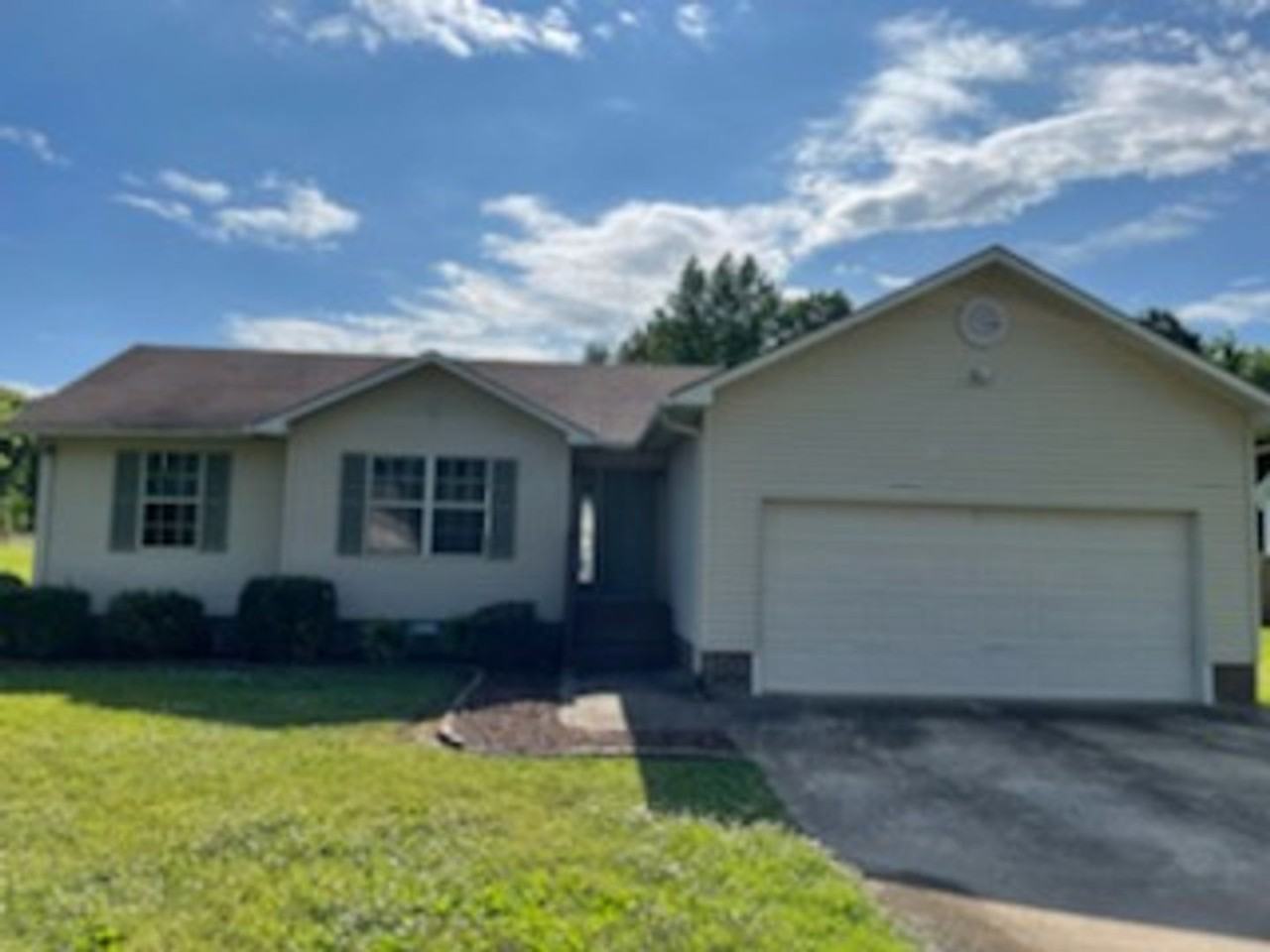 113 Dogwood Trl - Photo 2 of 11