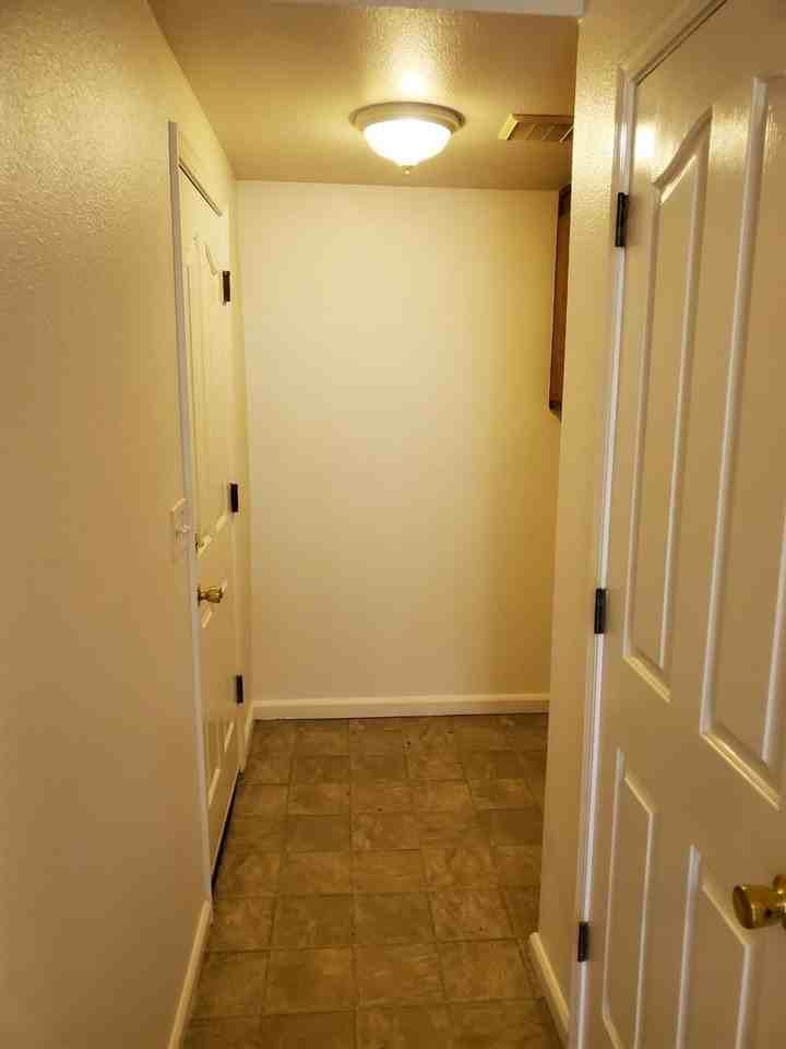 2922 Ventura St - Photo 3 of 11