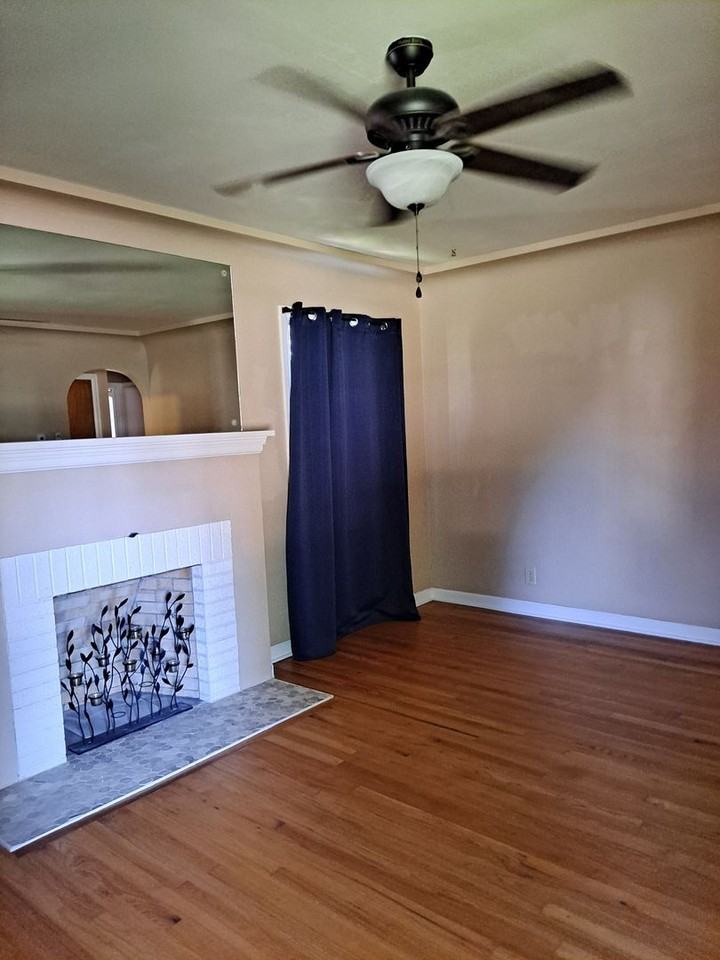 210 Kenwood Dr - Photo 3 of 31