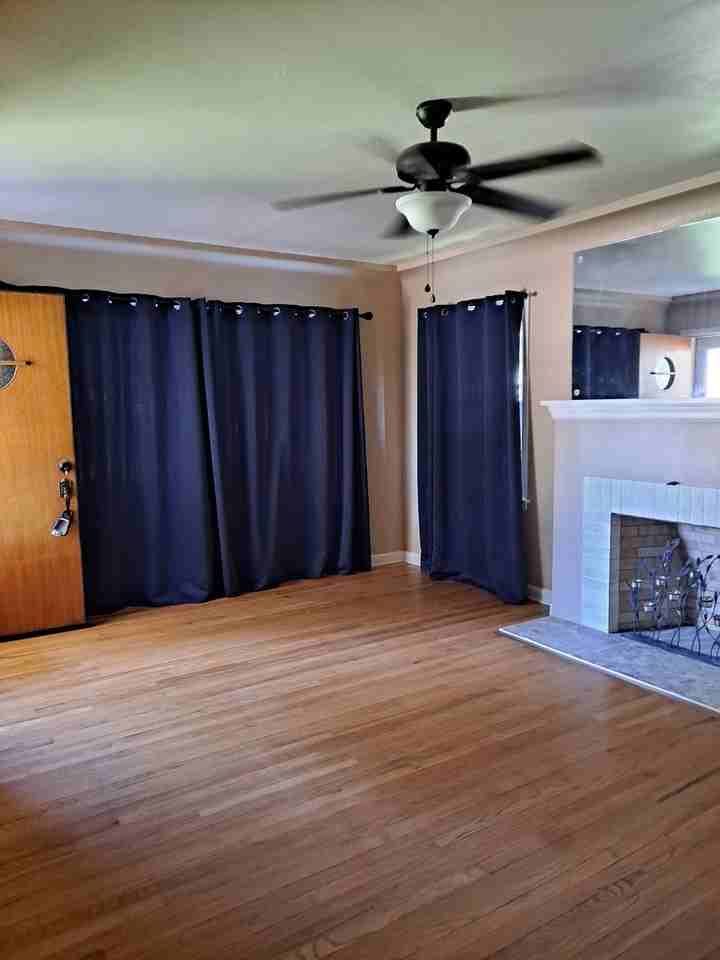 210 Kenwood Dr - Photo 4 of 31