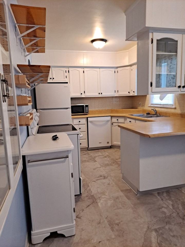 210 Kenwood Dr - Photo 7 of 31