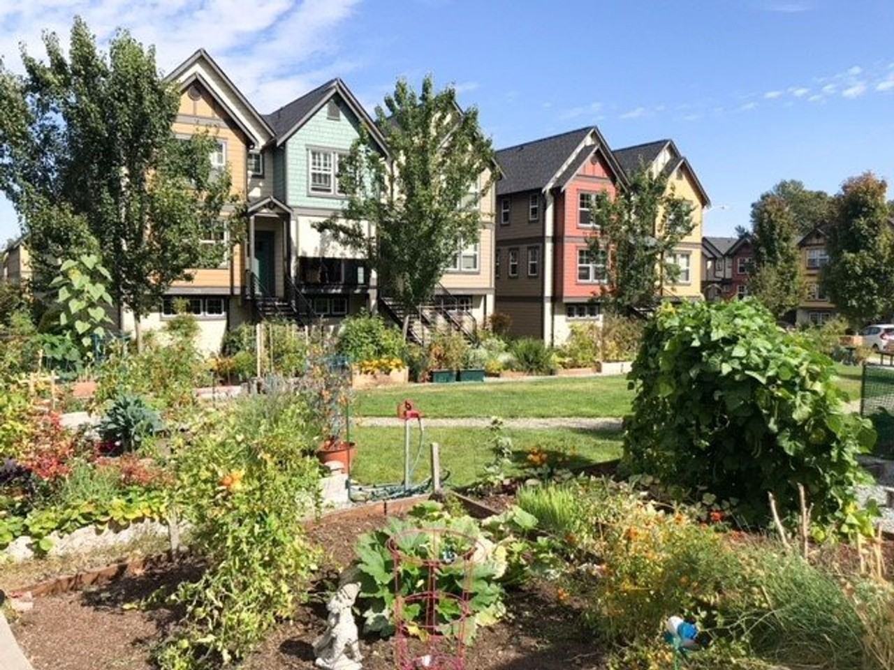 7063 27th Ave Sw - Photo 2 of 21