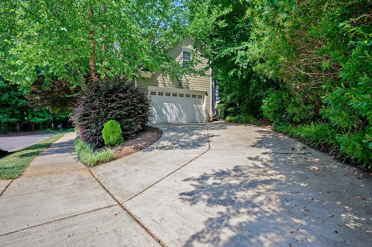 8333 Wheatstone Ln - Photo 4 of 43