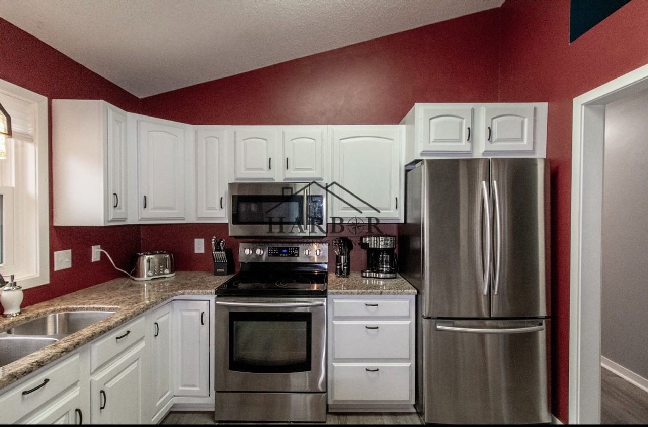 2922 Northern Valley Dr Ne - Photo 2 of 19