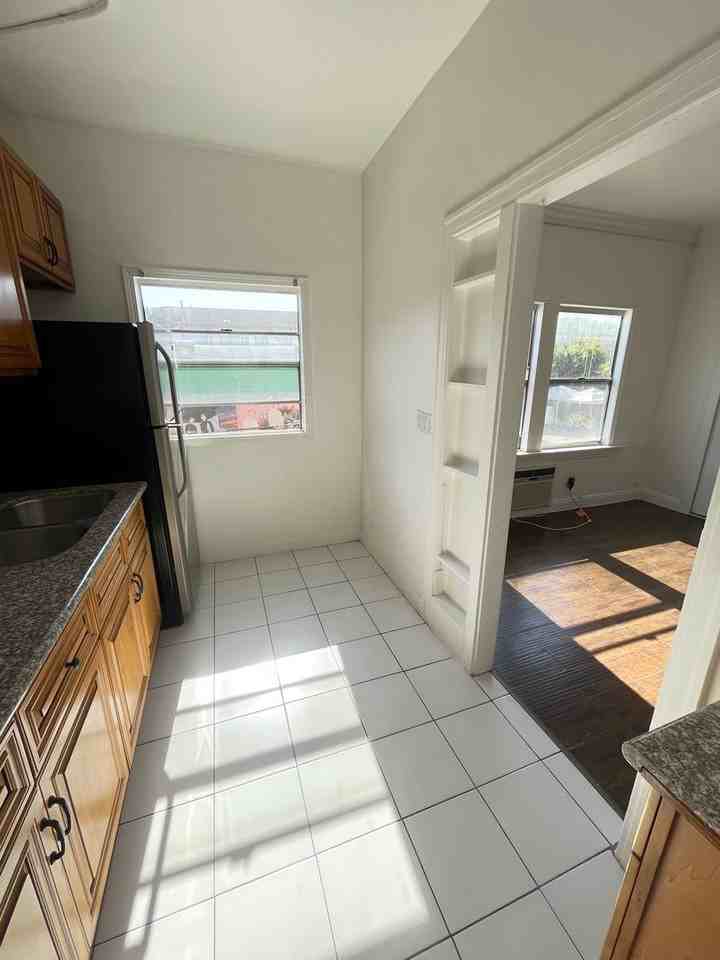 8th Street Apartments - Photo 7 of 8