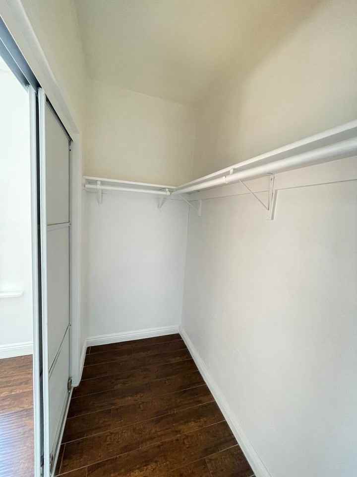 8th Street Apartments - Photo 5 of 8