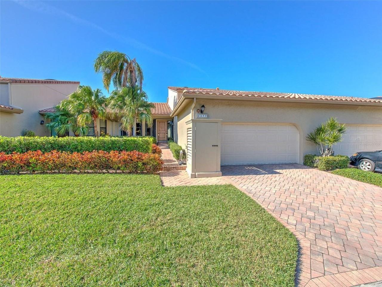 2377 Harbour Oaks Dr - Photo 3 of 50