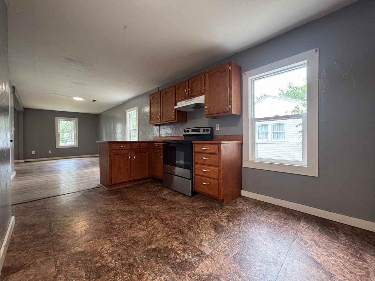 2838 W Washita St - Photo 6 of 14