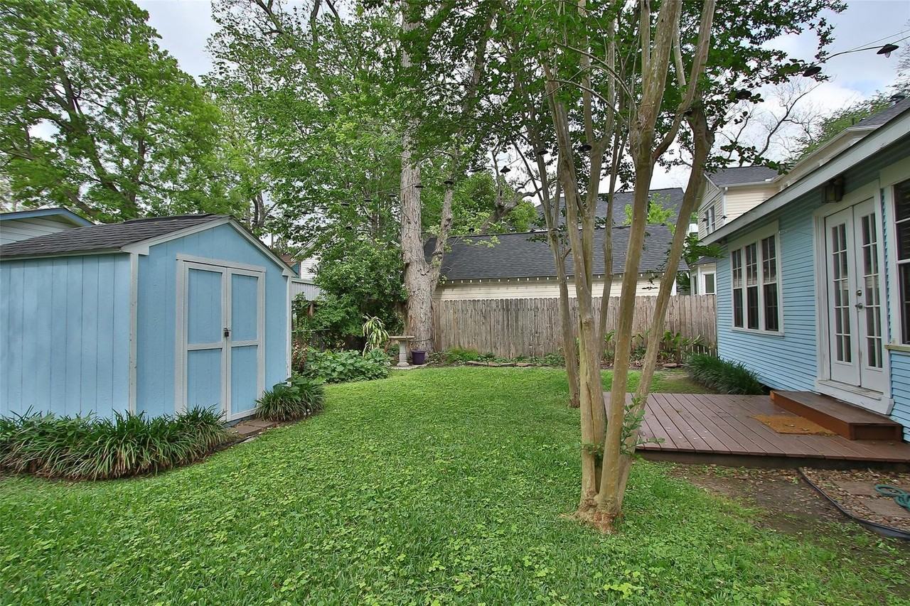 1010 Louise Street - Photo 4 of 21