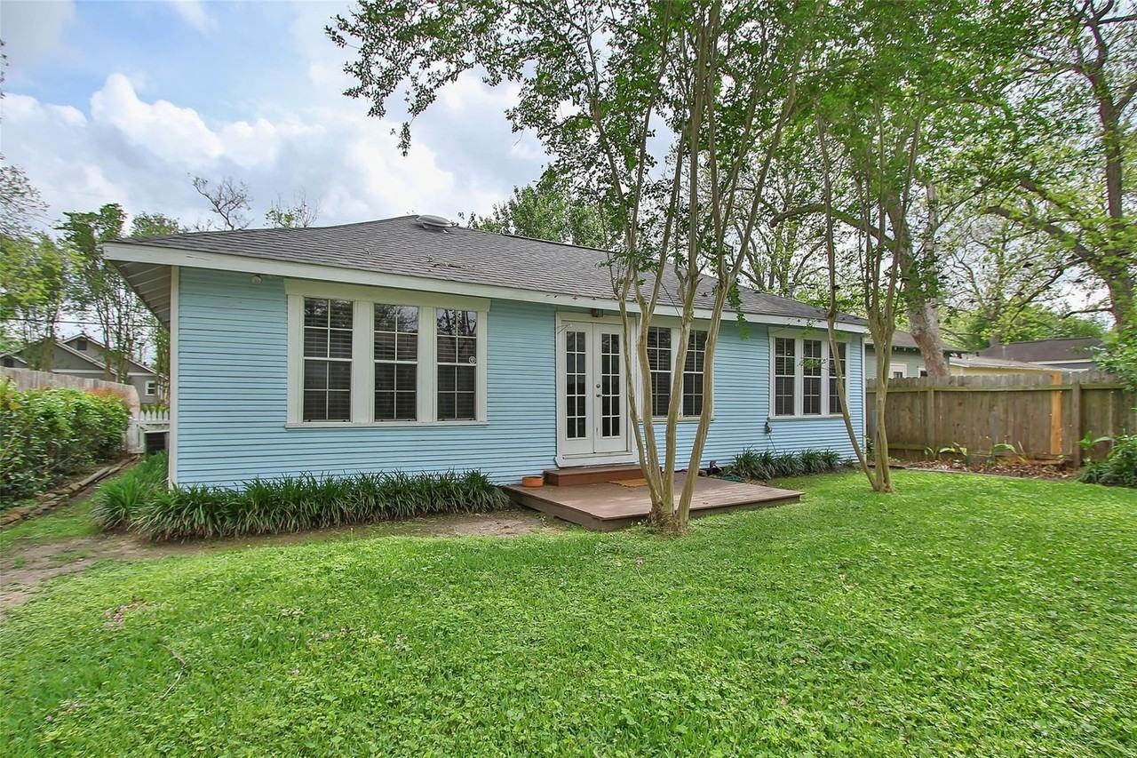 1010 Louise Street - Photo 5 of 21