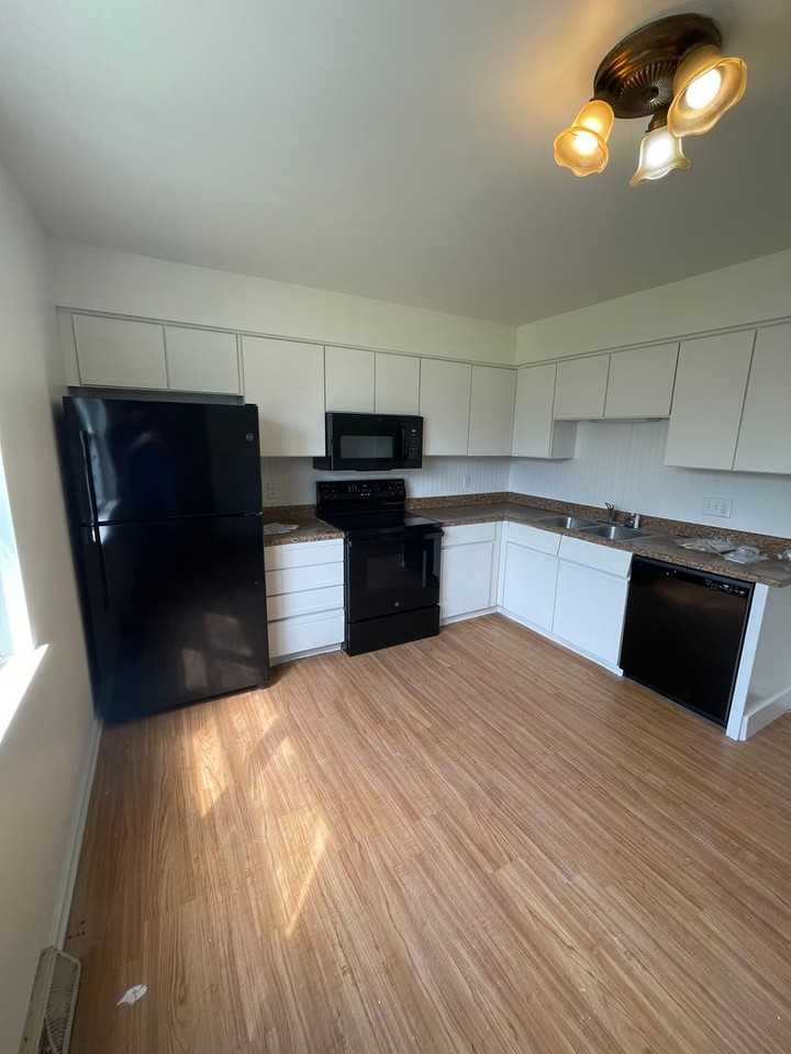 10 N Poplar Ct - Photo 2 of 10