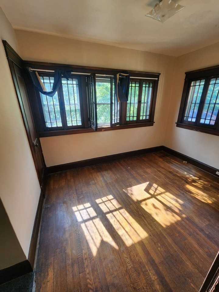 1676 Coventry Rd, Cleveland Heights, OH 44118 - Photo 5 of 50