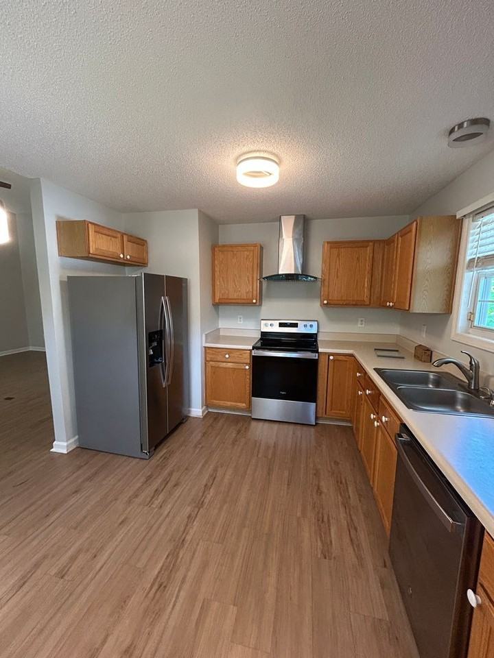 4305 Mantua Way - Photo 3 of 14
