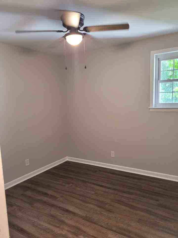 Charming 2 Bedroom, 1 Bath Duplex in North Charleston - Photo 4 of 12