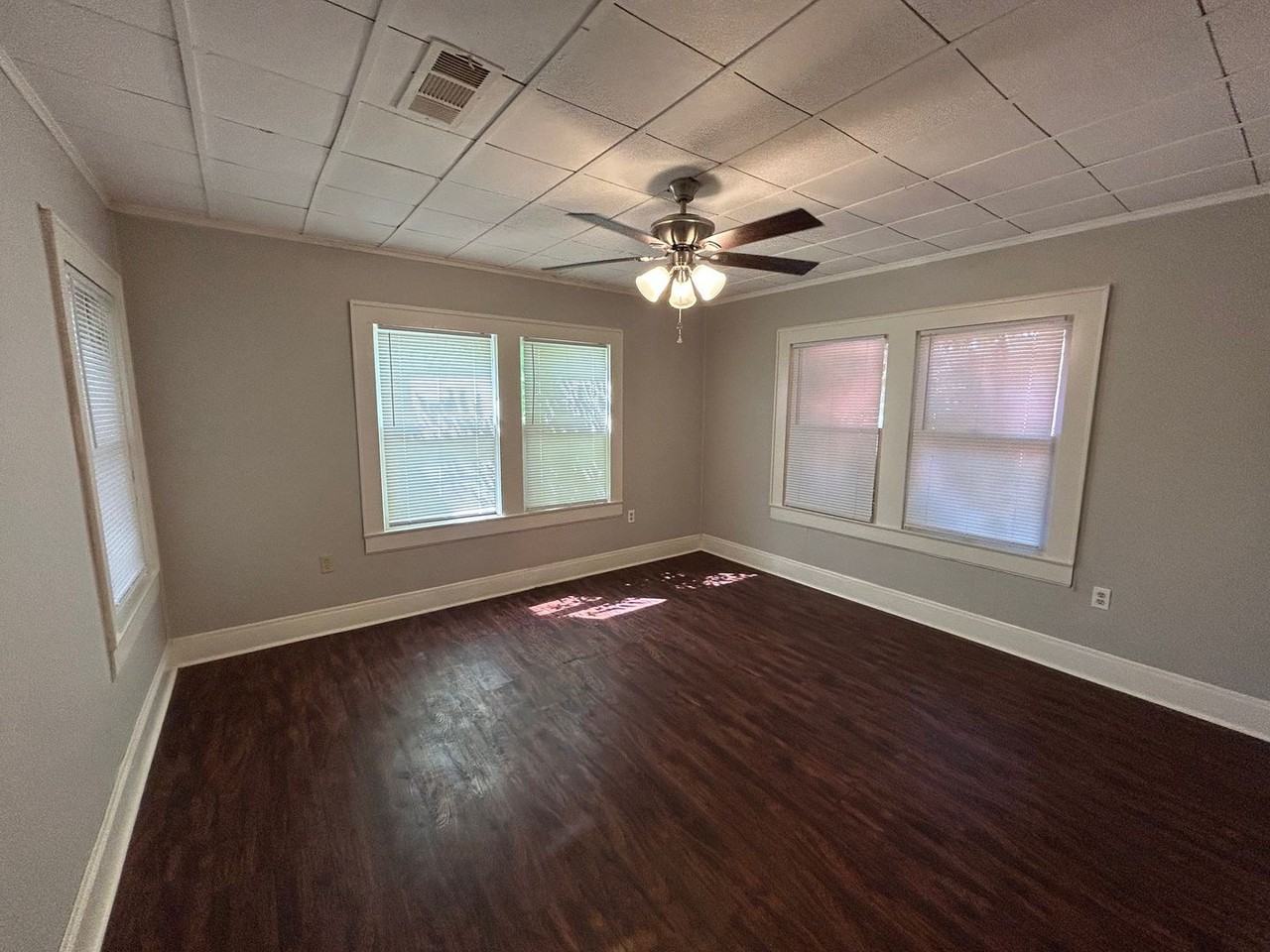 2505 Proctor Ave - Photo 6 of 11