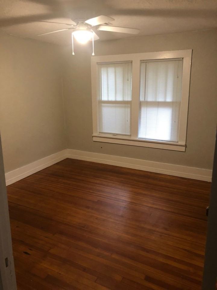 115 Castro St - Photo 2 of 8