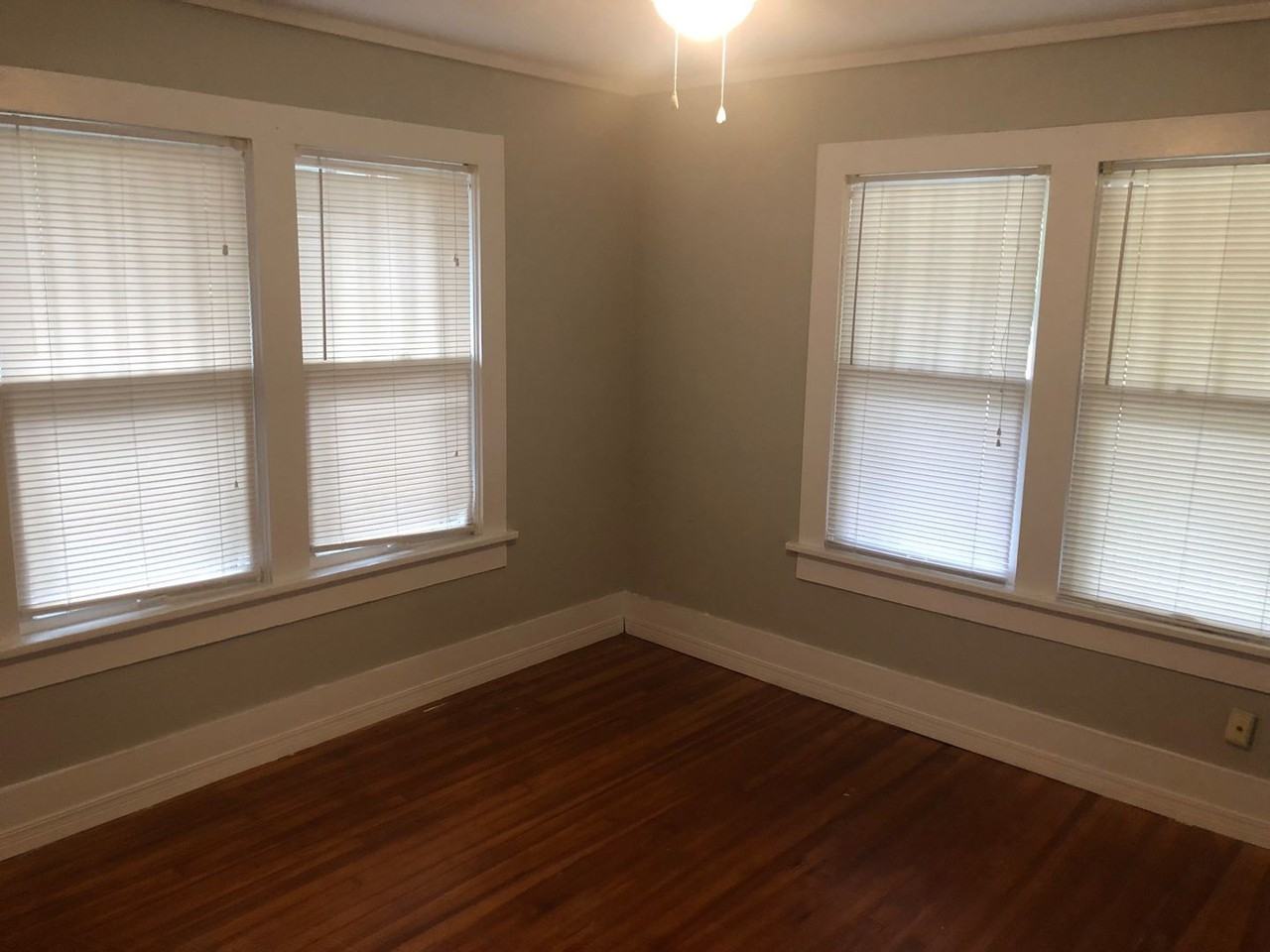 115 Castro St - Photo 3 of 8