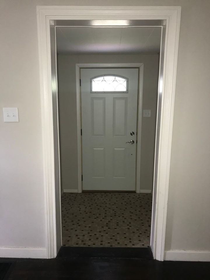 222 Franklin St - Photo 3 of 25