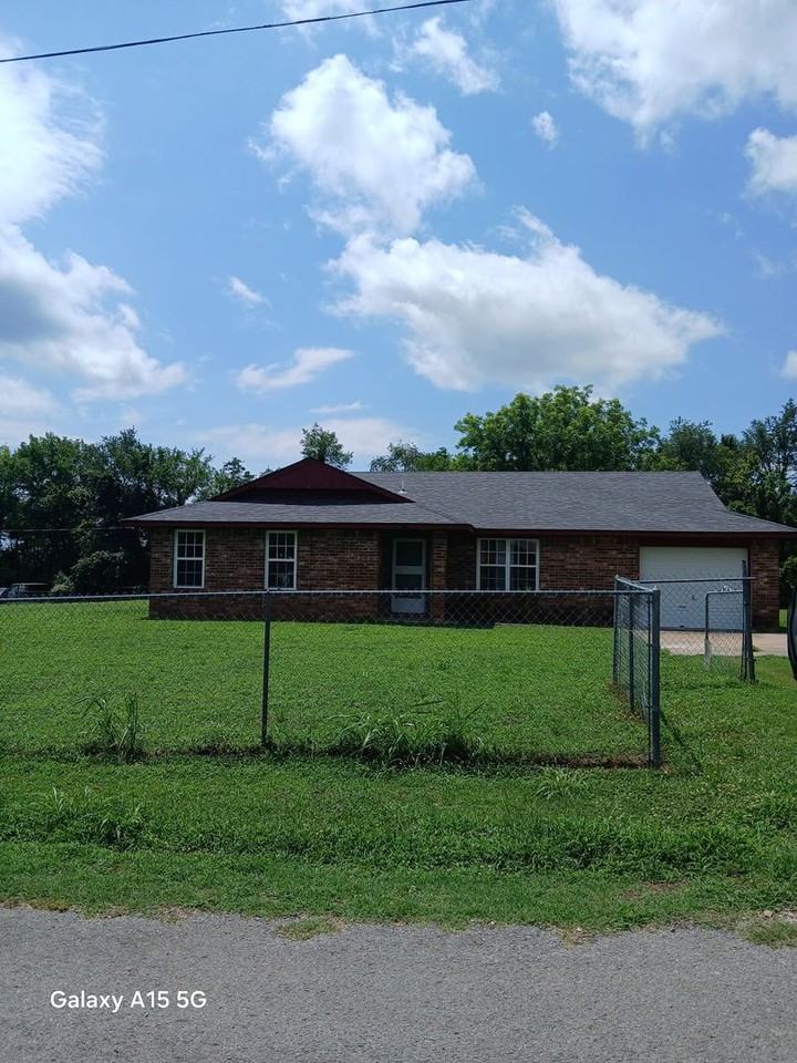 108 Frye St - Photo 3 of 12