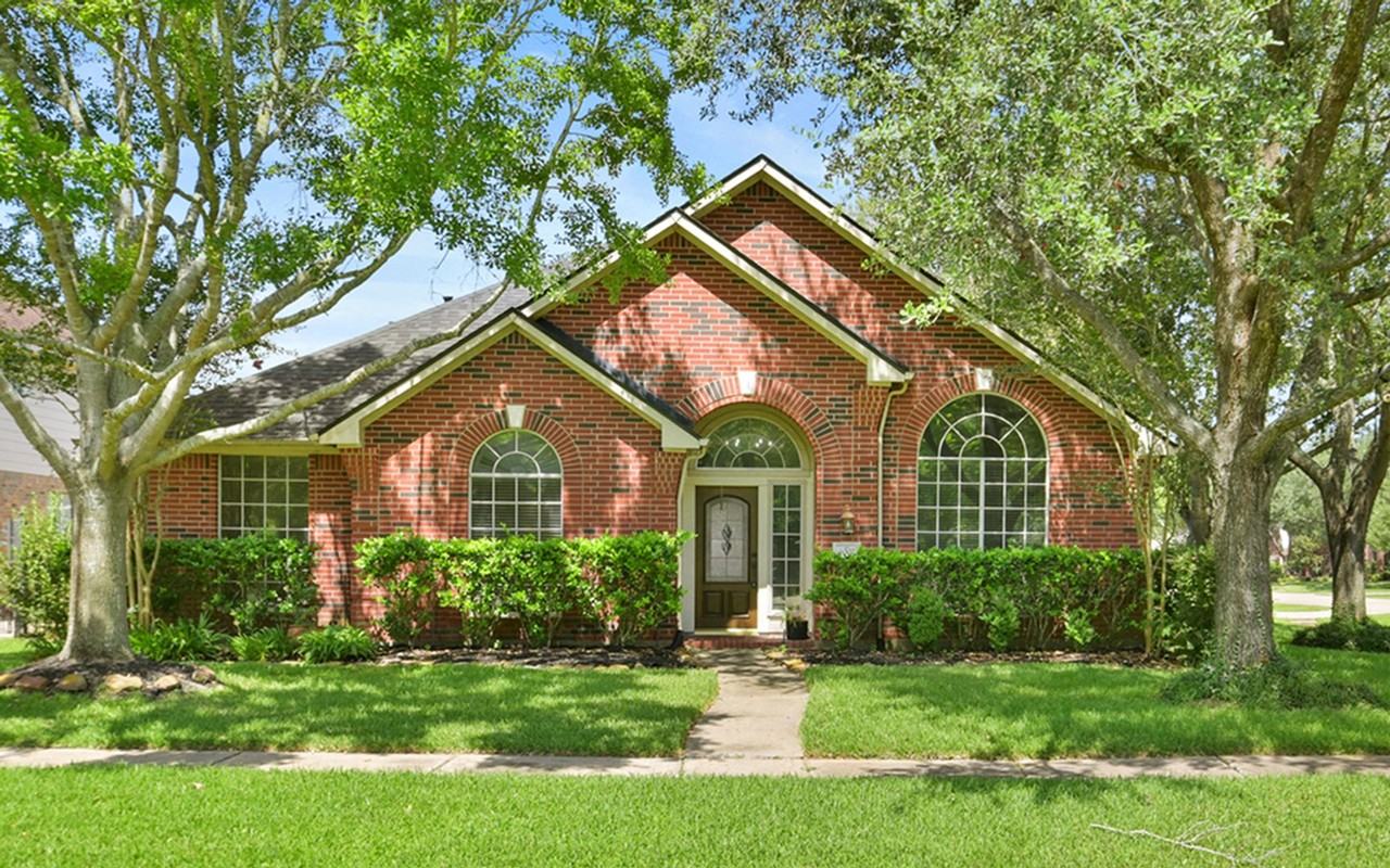 4002 N Barnett Way - Photo 2 of 40