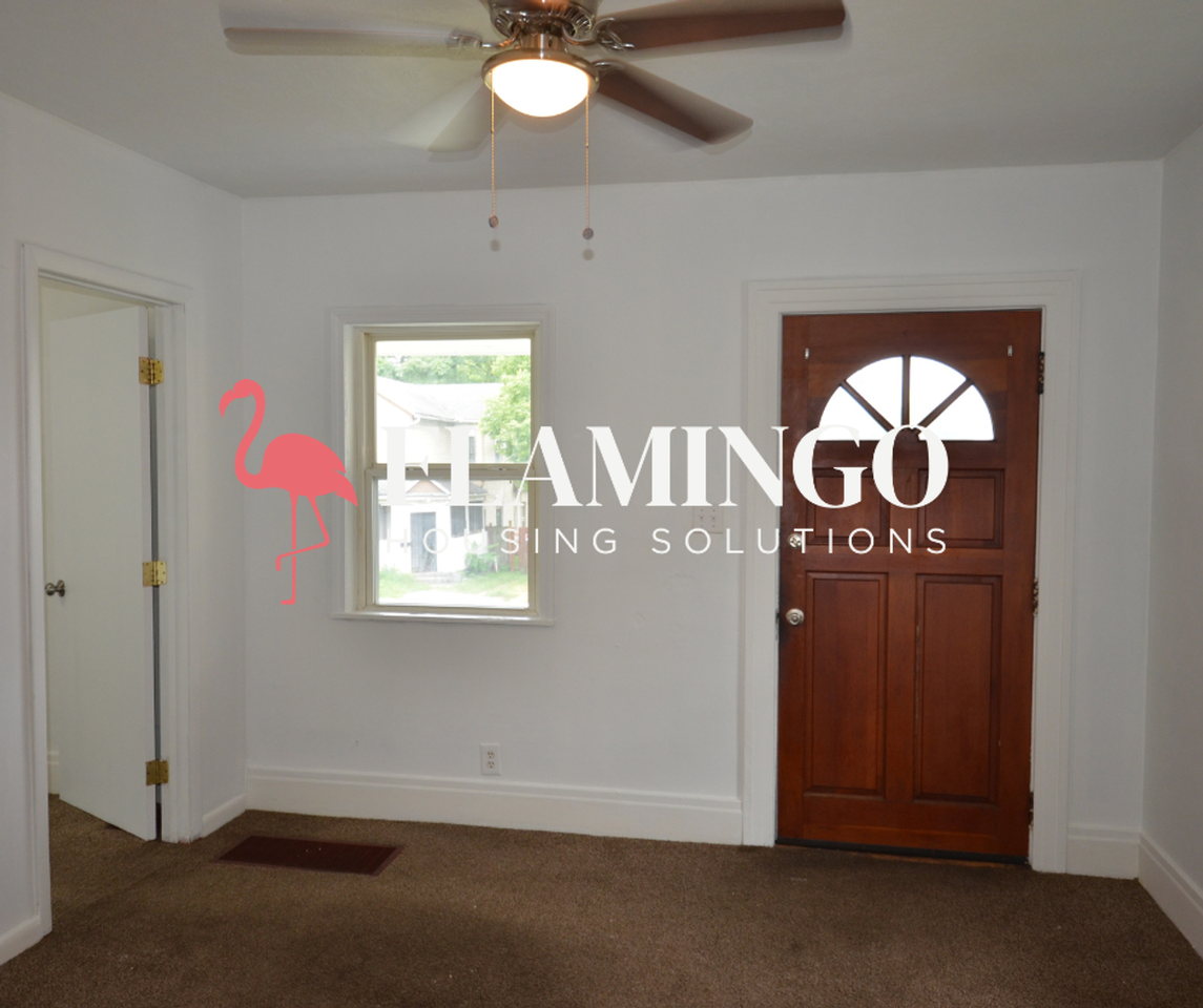 520 Sheridan Ave - Photo 2 of 11