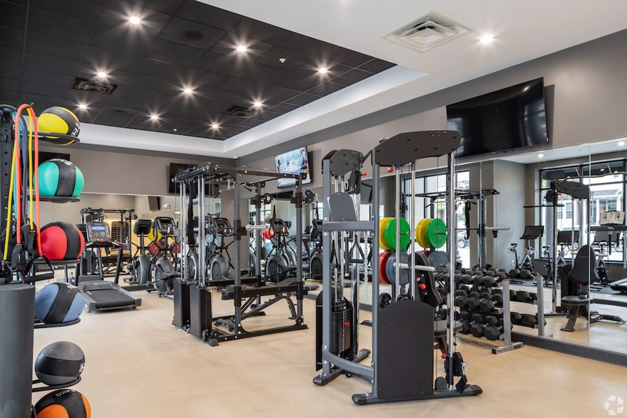 Luxury Meets Walkable Downtown Royal Oak - Photo 6 of 10