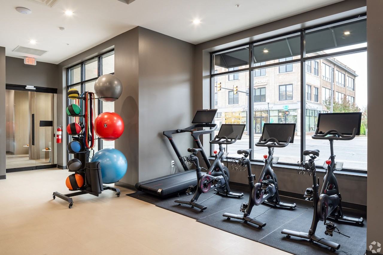 Luxury Meets Walkable Downtown Royal Oak - Photo 7 of 10