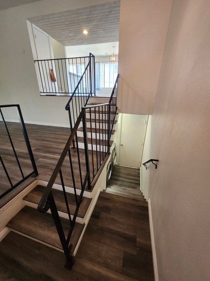 1441 W Village Ln - Photo 2 of 50