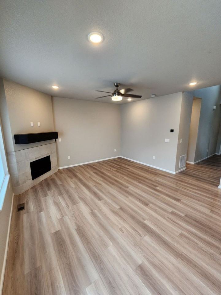 13167 Parkland Dr - Photo 7 of 34